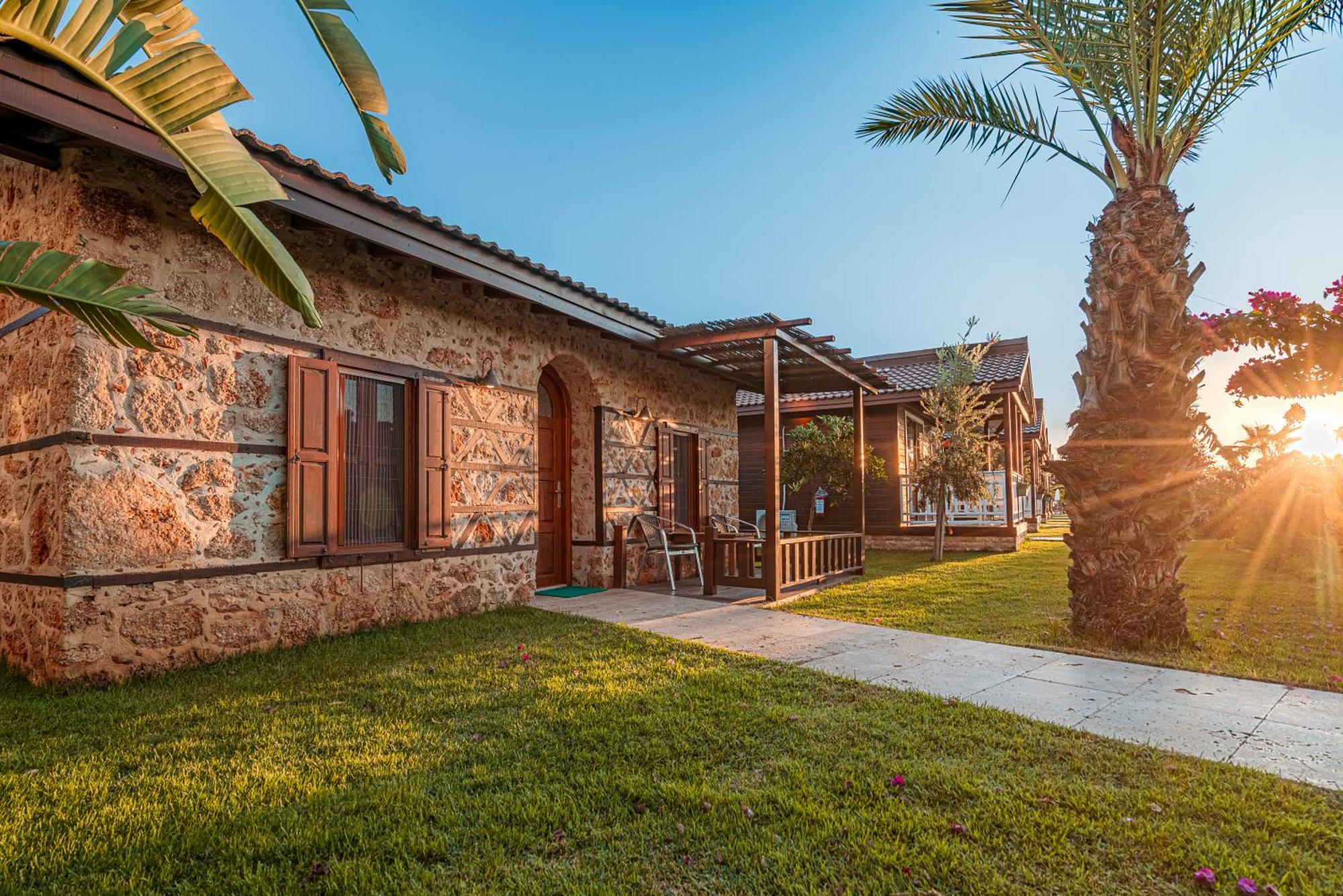Sedir Park - Beach Bungalow Kargıcak Eksteriør billede